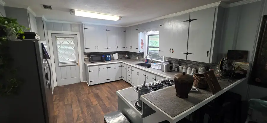 75 E 8th Ave., Bay Springs, MS 39422 - #3