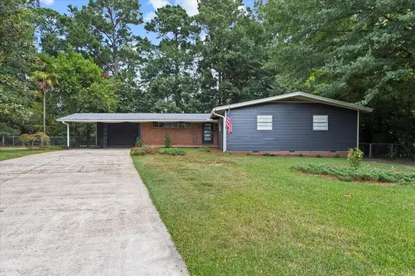 100 Lee Cir., Hattiesburg, MS 39402