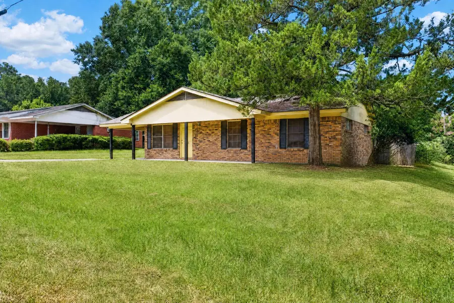 303 Mittie St., Collins, MS 39428 - #2