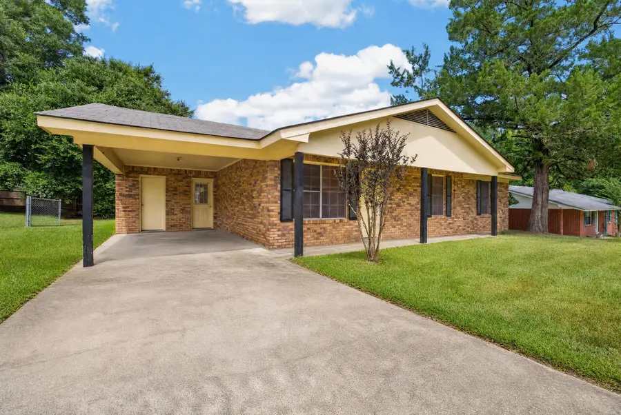 303 Mittie St., Collins, MS 39428 - #3
