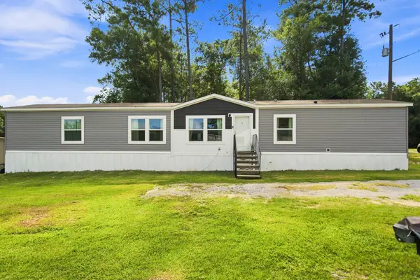 1063 Lilinoe Way, Diamondhead, MS 39525
