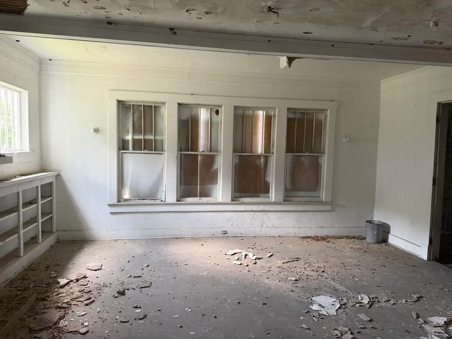 712 N 1st Ave., Laurel, MS 39440 - #2
