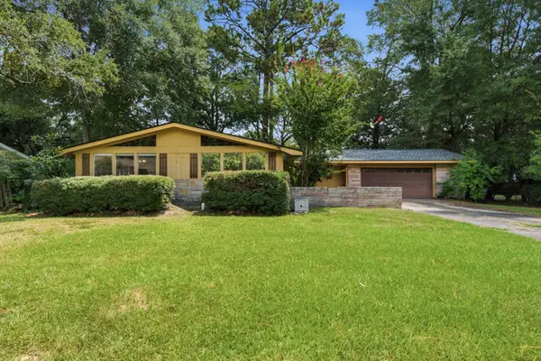 1206 Windsor Dr., Hattiesburg, MS 39402