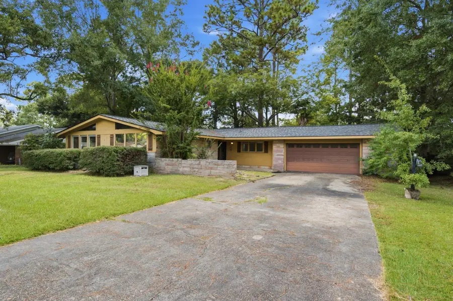 1206 Windsor Dr., Hattiesburg, MS 39402 - #2