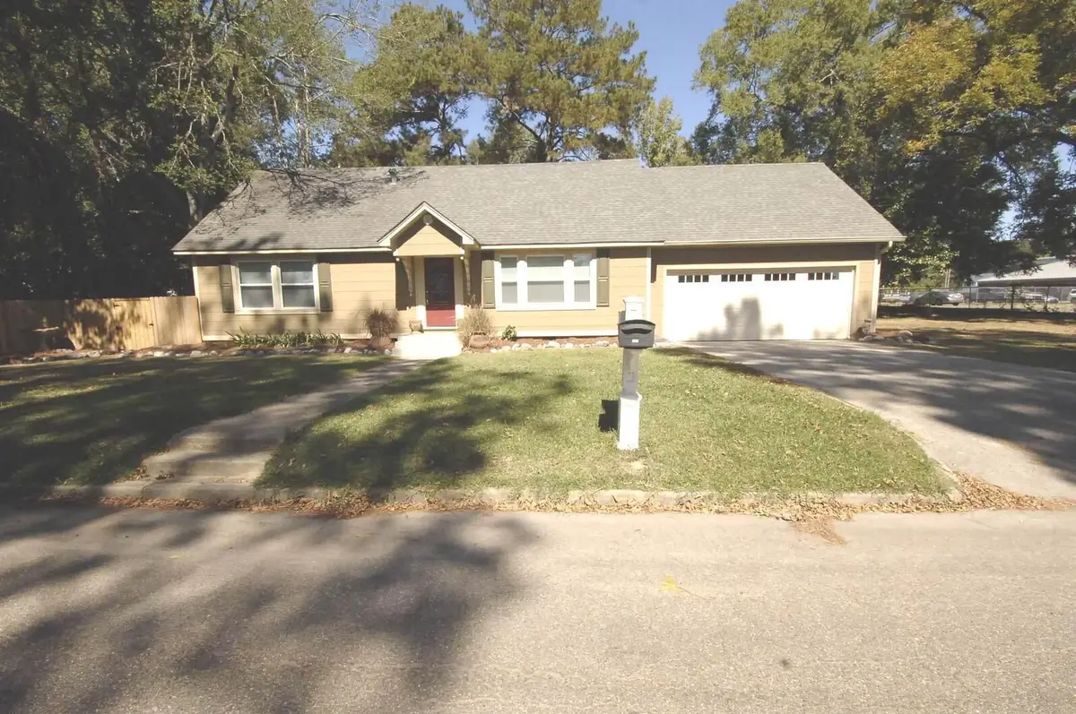 1007 Porter St., Columbia, MS 39429 - #1