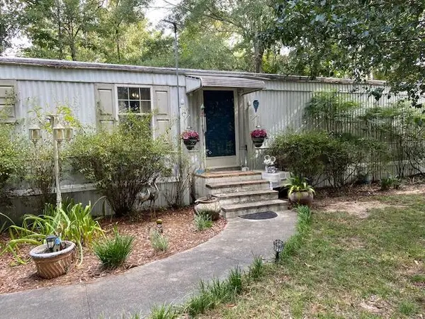 726 Nobles Rd., Sumrall, MS 39482