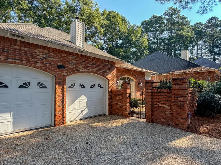 42 Acadian, Hattiesburg, MS 39402 - #2