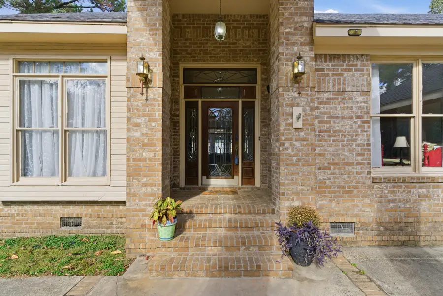 18 Woodchuck Dr., Hattiesburg, MS 39402 - #3