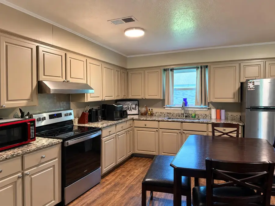 43 Railroad Ave., Sumrall, MS 39482 - #2