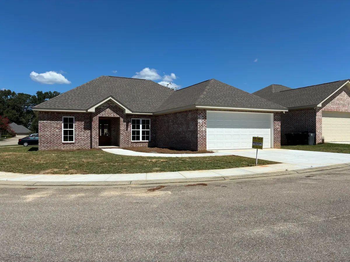 81 Village Dr., Hattiesburg, MS 39402 - #1