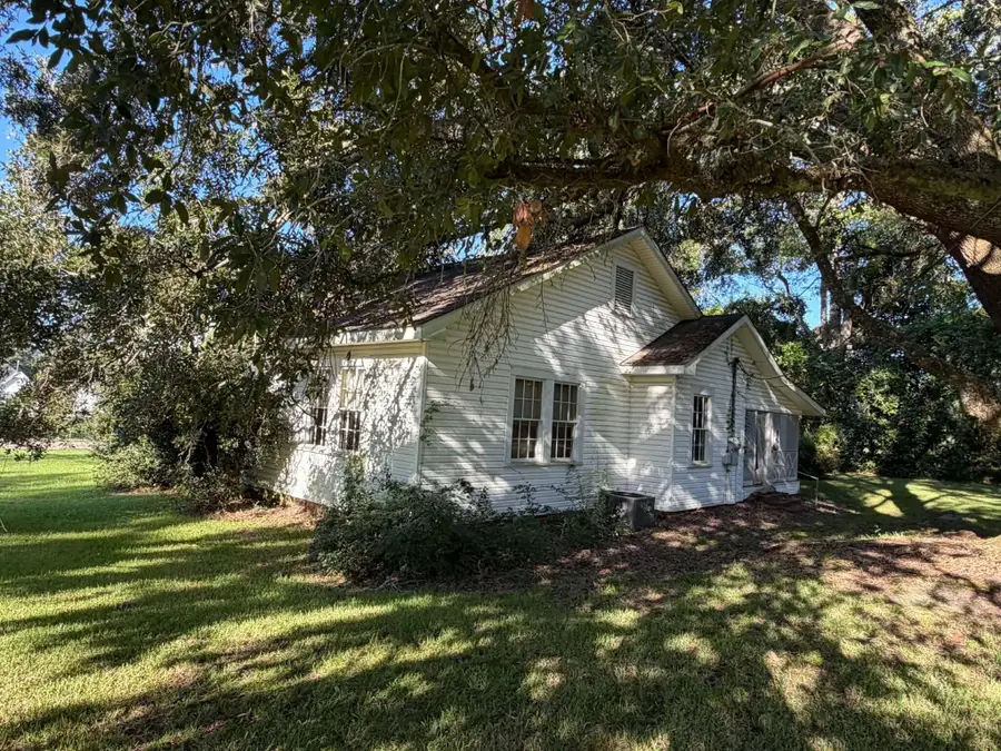202 W Ivy St, Ellisville, MS 39437 - #3