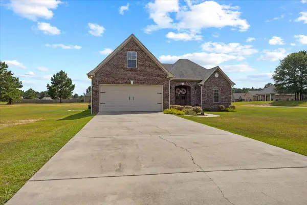2 Read, Ellisville, MS 39437