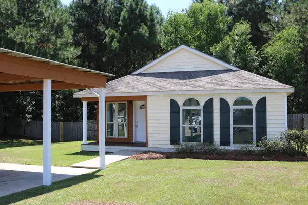 170 Hawthorne Dr., Hattiesburg, MS 39402