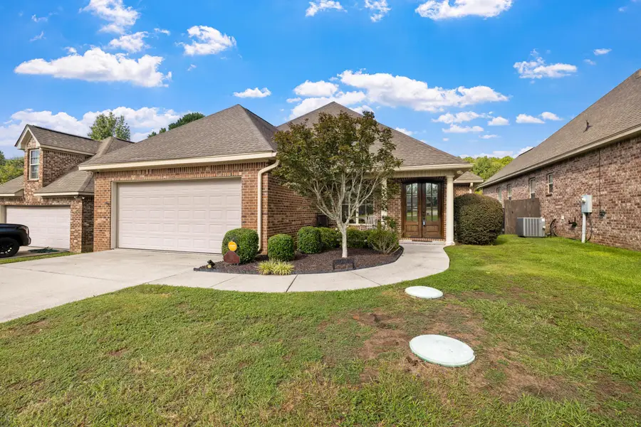 66 Village Dr., Hattiesburg, MS 39402 - #2