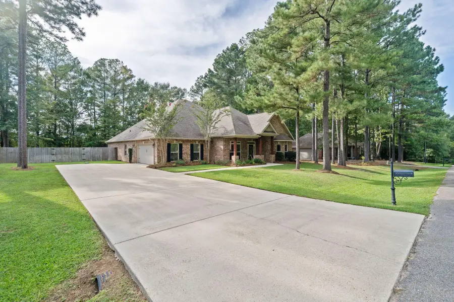 26 Carriage Parke Dr., Purvis, MS 39475 - #2