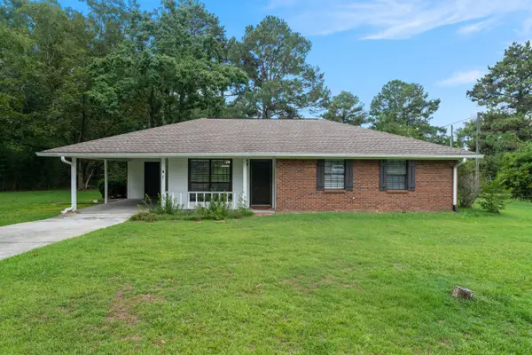 41 J M Burge Rd., Hattiesburg, MS 39402