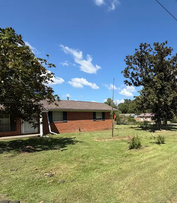 2033 Harold St., Laurel, MS 39440