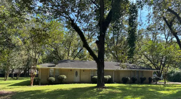 705 E Jessamine St., Ellisville, MS 39437