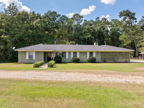 219 Davis, Petal, MS 39465