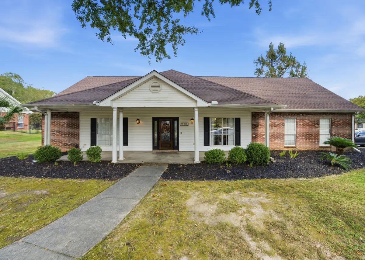 210 Greenwood Pl, Hattiesburg, MS 39402 - #1