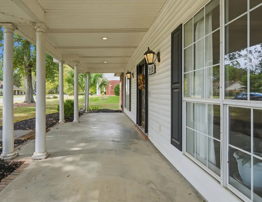 210 Greenwood Pl, Hattiesburg, MS 39402 - #3