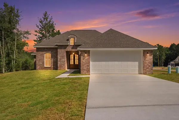 103 Friend Rd., Hattiesburg, MS 39402