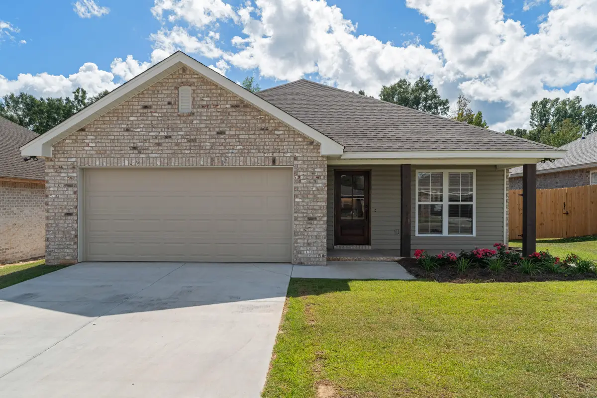 12 Jackson Square Dr., Hattiesburg, MS 39402 - #1