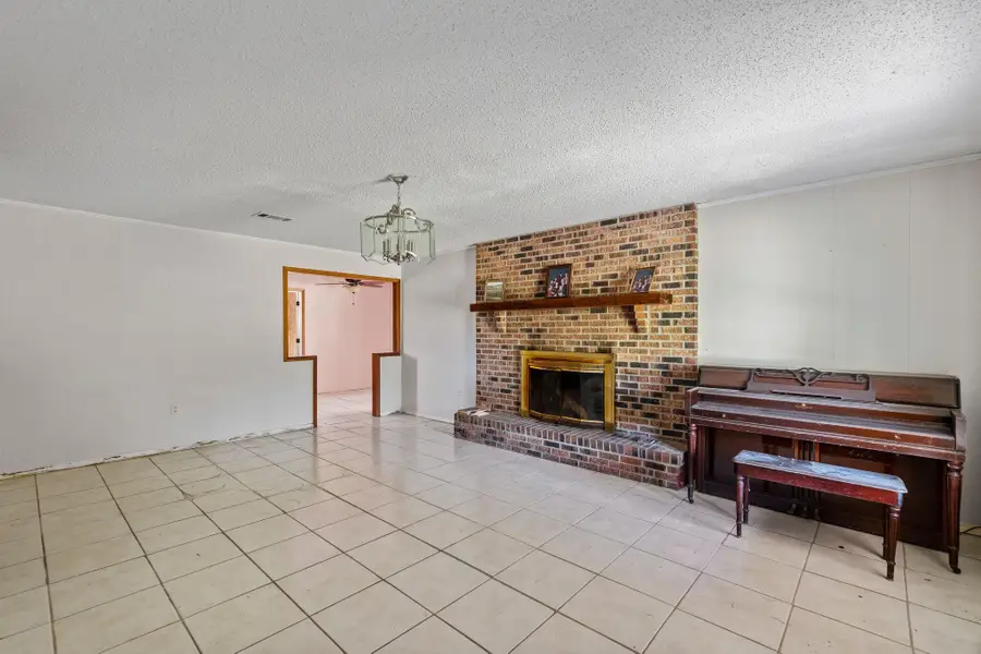 320 R Thompson, Lumberton, MS 39455 - #3