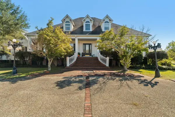51 Oakhill Blvd., Collins, MS 39428