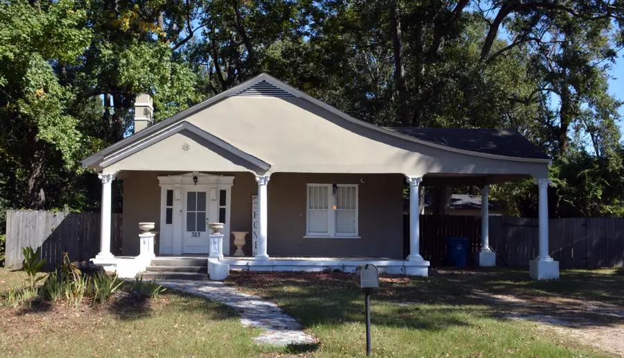 323 Park Ave., Hattiesburg, MS 39401 - #2