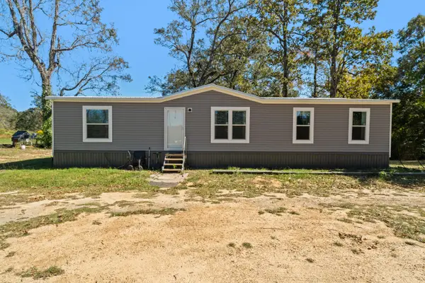9067 Hendry Rd., Petal, MS 39465