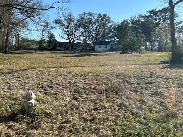 2 Larkmeade Lane, Laurel, MS 39440
