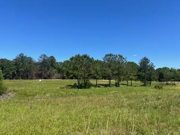 151&147 Joan Dr, Ellisville, MS 39437