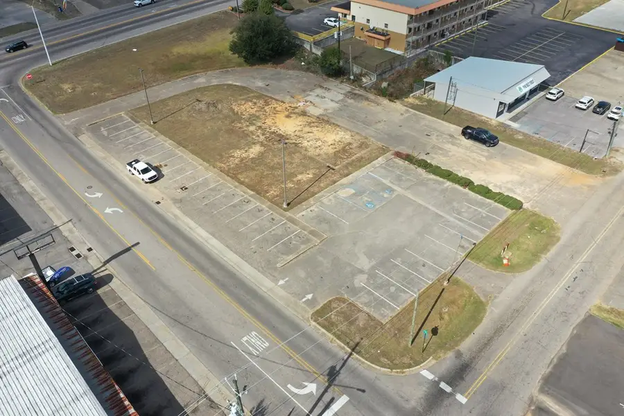 1500 West 1st Street, Laurel, MS 39440 - #2