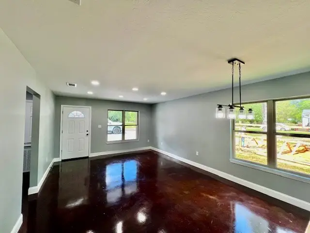 406 Willow St, Sandersville, MS 39477 - #3