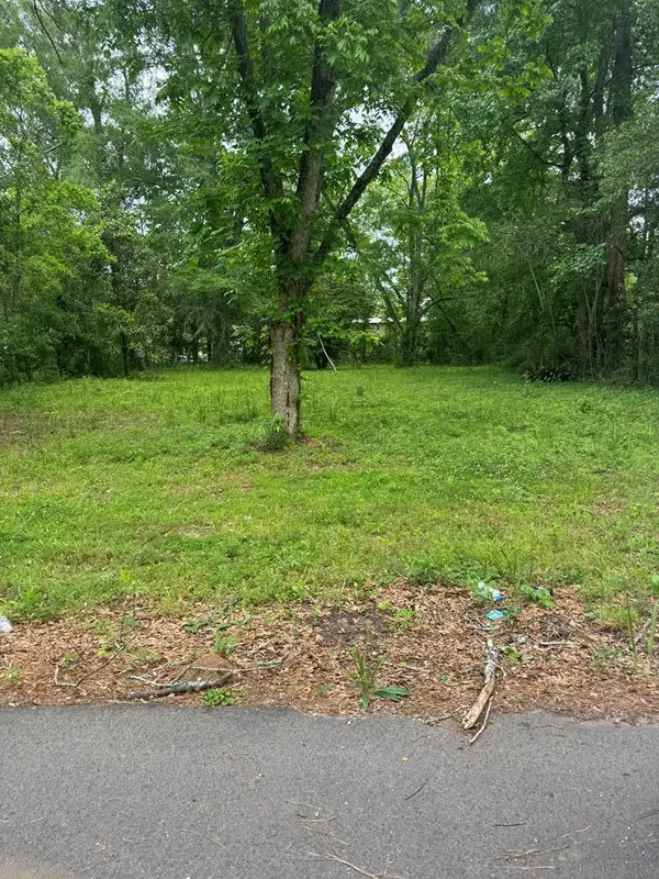 1227 South 17th Ave, Laurel, MS 39440