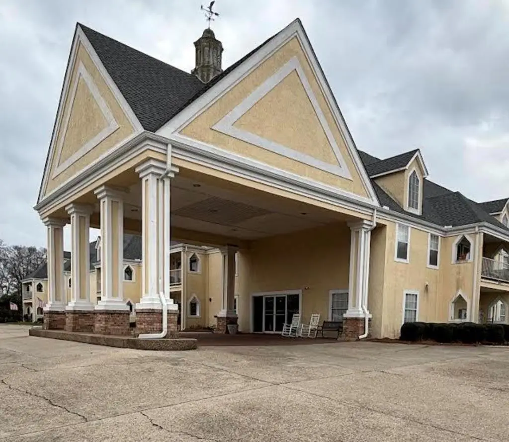 300 Mason St, Laurel, MS 39440 - #1