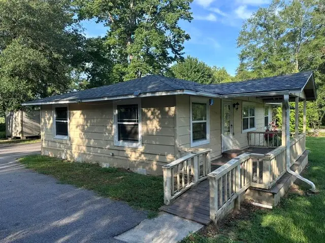 717 W Main St, Sandersville, MS 39439 - #3