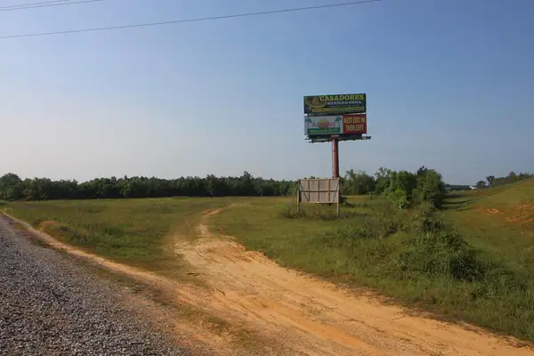 2925 Ellisville Blvd., Laurel, MS 39440