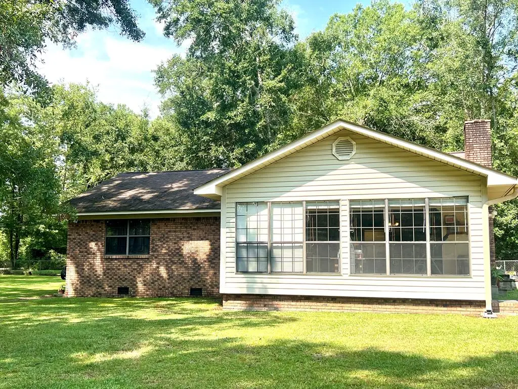 15 Sullivan Rd., Laurel, MS 39443 - #1