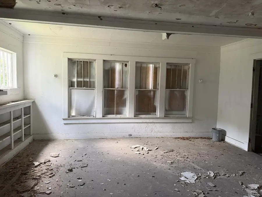 712 N 1st Ave, Laurel, MS 39440 - #2
