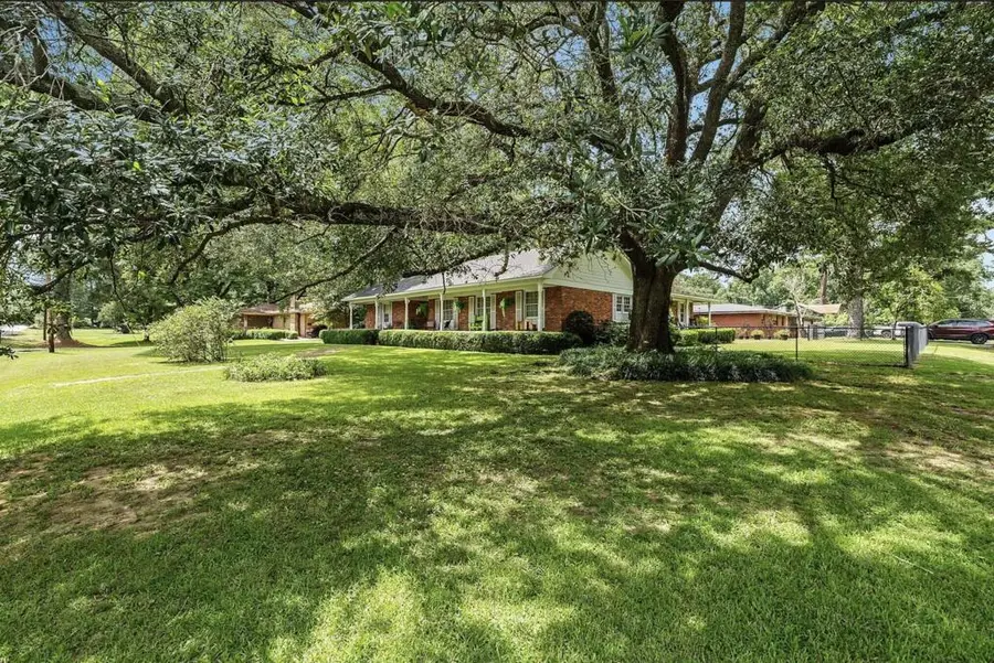 703 W 29th St, Laurel, MS 39440 - #2