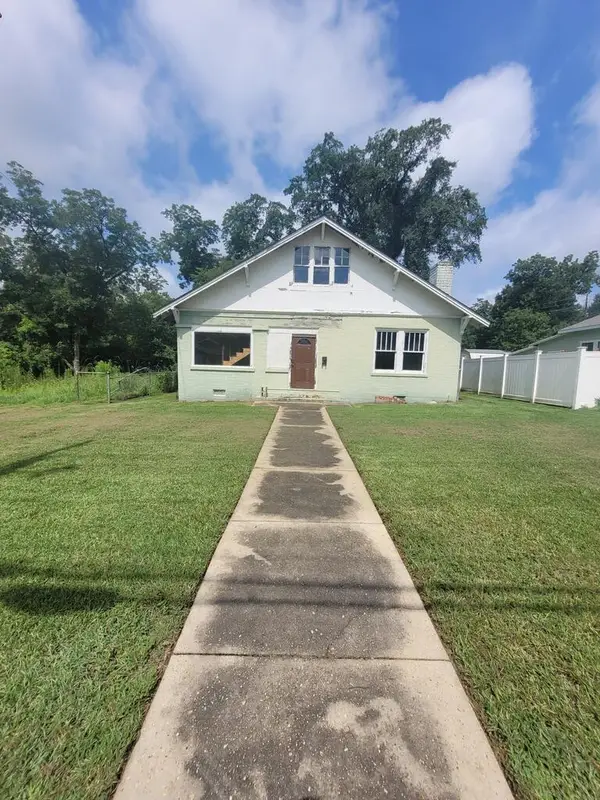 848 N 8th Ave, Laurel, MS 39440