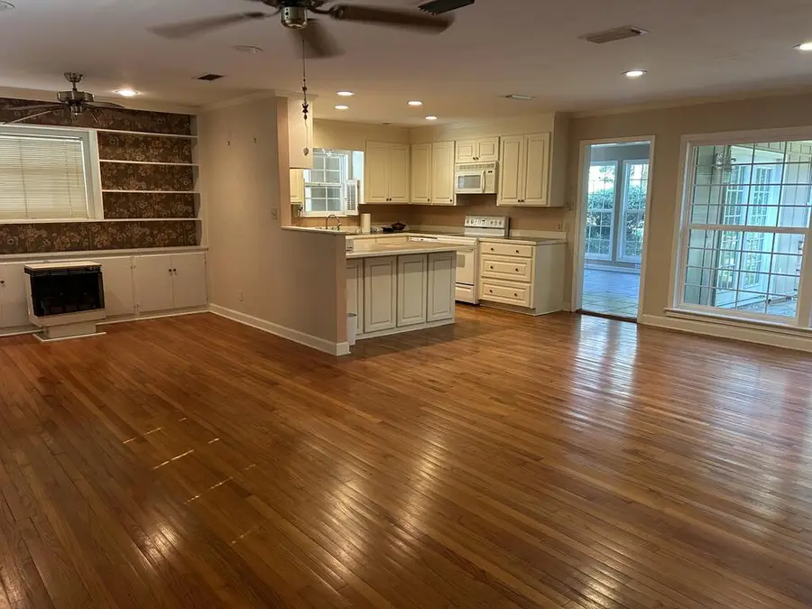 45 Oak Crest Dr, Laurel, MS 39440 - #2
