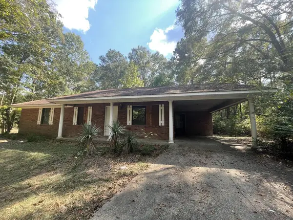 22 Yellow Brick Rd., Ellisville, MS 39437