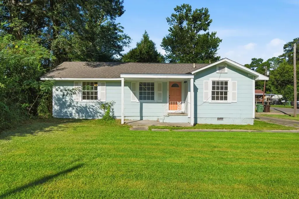 112 N 19th Ave, Hattiesburg, MS 39440 - #1