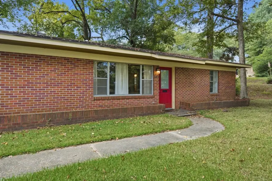 556 Flowers Dr., Laurel, MS 39440 - #3