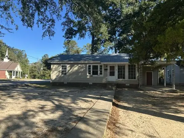 1833 Julian St, Laurel, MS 39440