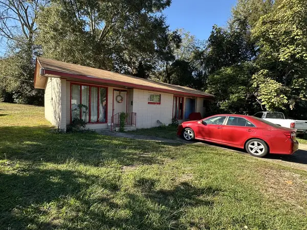 403. 405 E 2nd Avenue, Petal, MS 39465