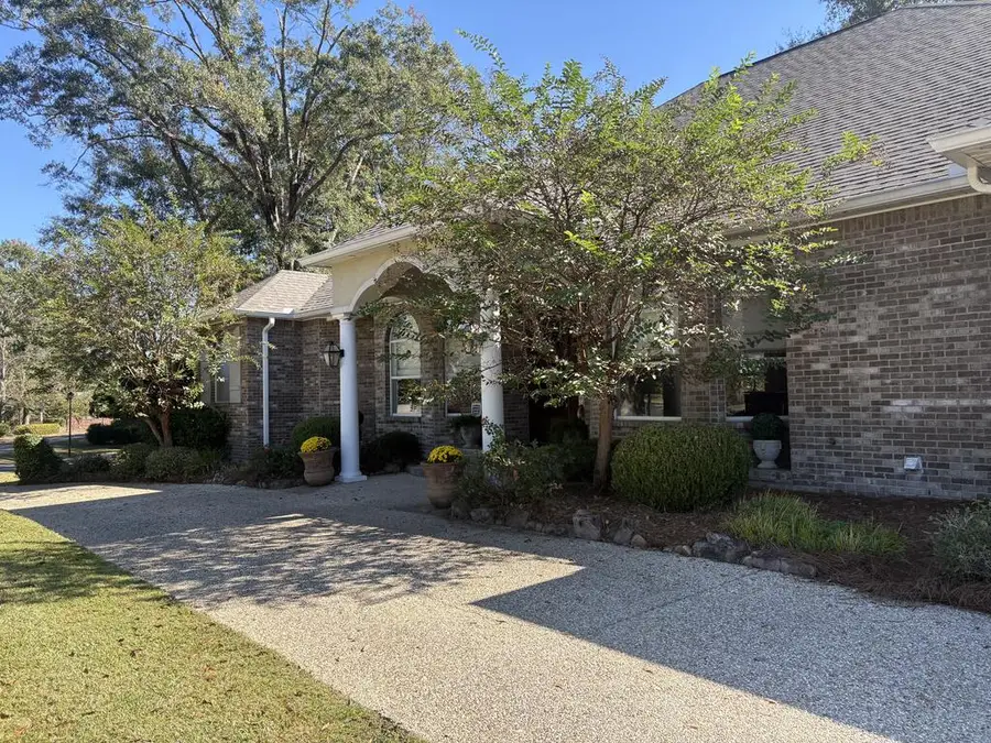 25 Windermere Blvd., Laurel, MS 39443 - #2